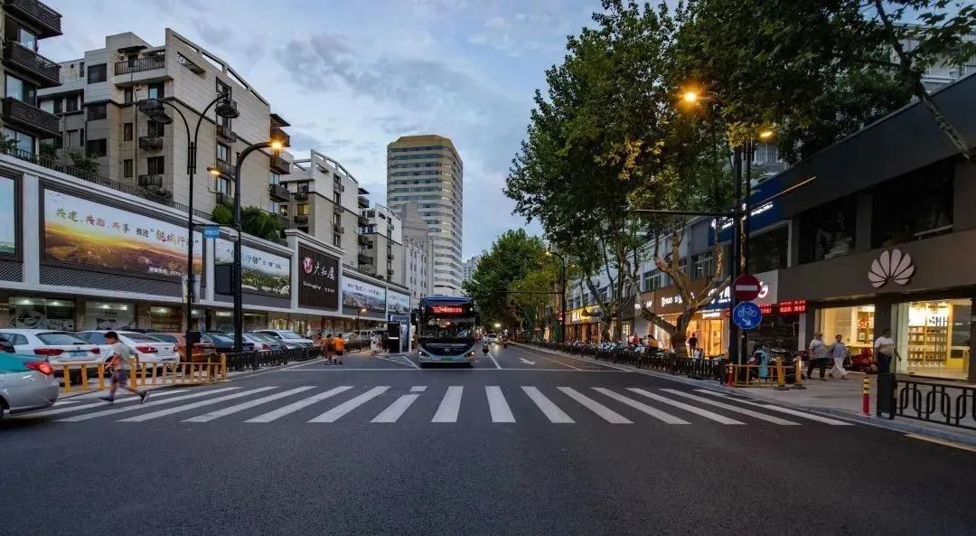 1606463920256641.jpg 4.jpg